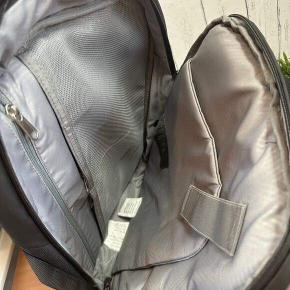 Stormtech Outdoor CMT-3 Road Warrior Computer Convertible Backpack - Picture 8 of 8